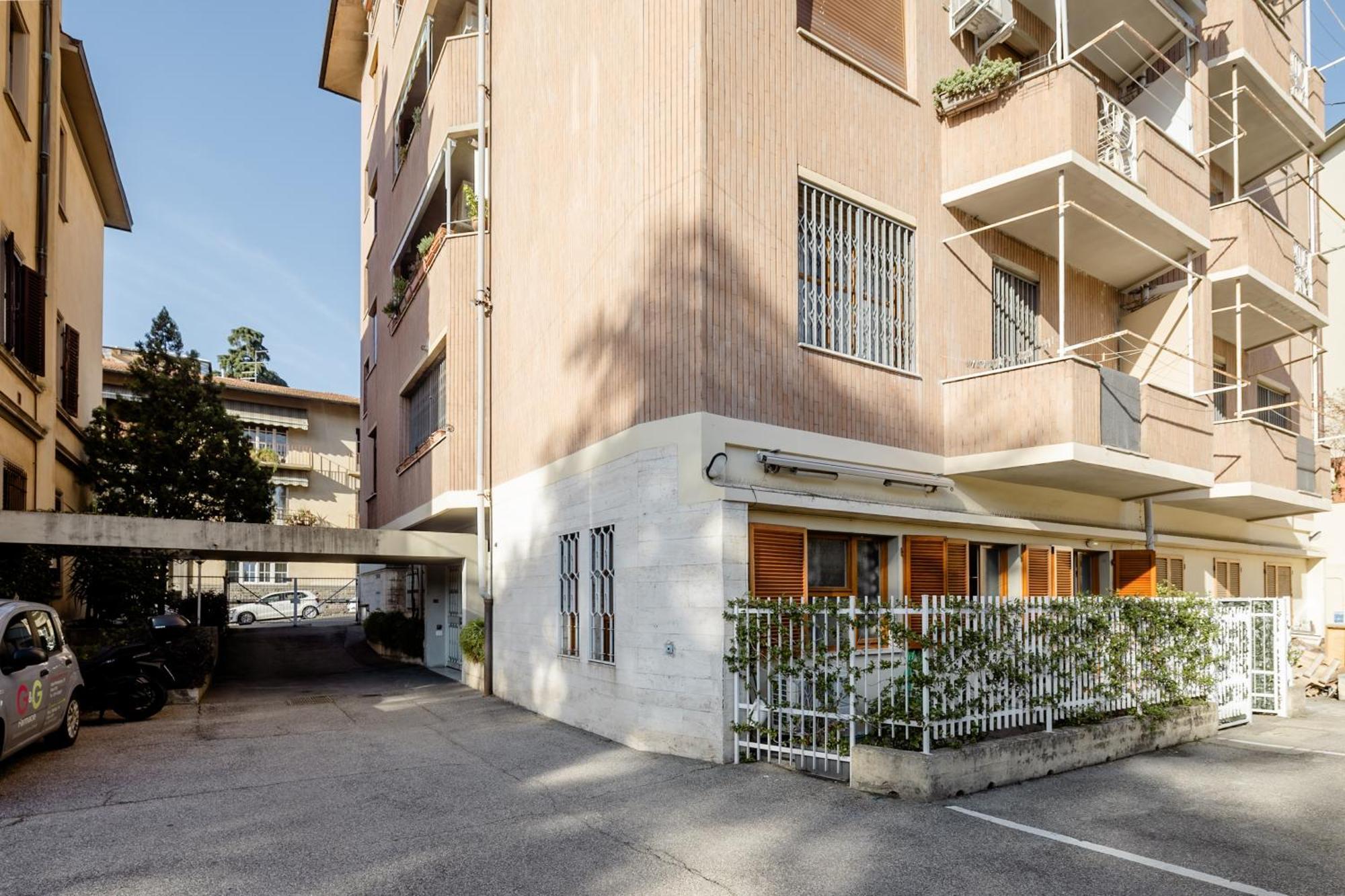 Open The Classic Wooden Shutters At A Cozy City Nest Florença Exterior foto