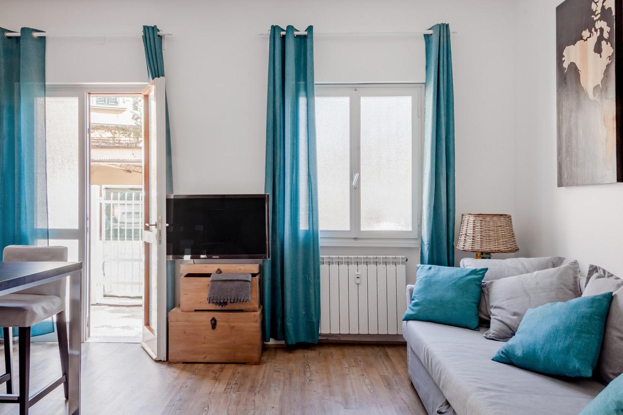 Open The Classic Wooden Shutters At A Cozy City Nest Florença Exterior foto