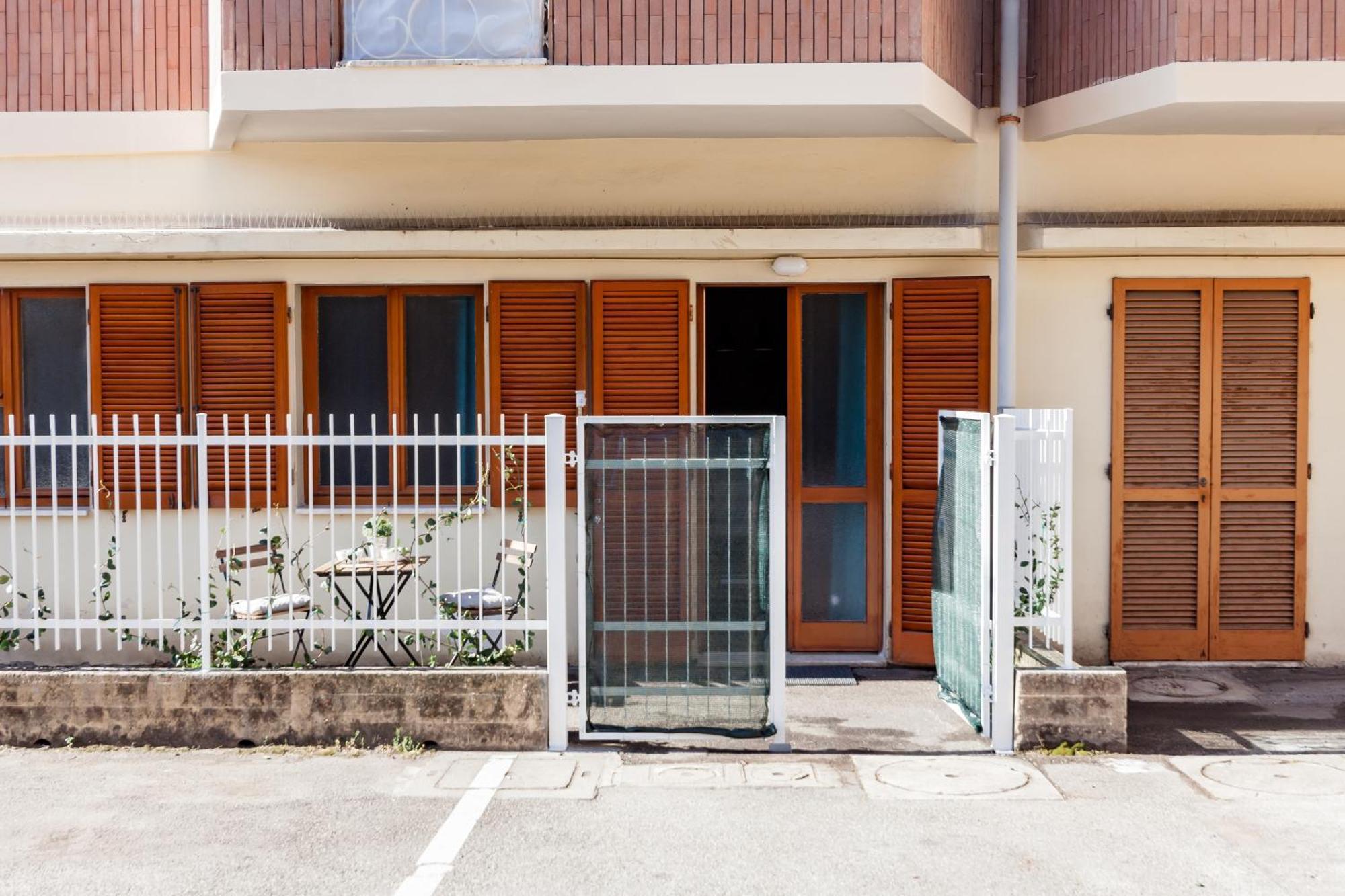Open The Classic Wooden Shutters At A Cozy City Nest Florença Exterior foto